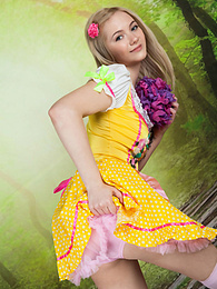 KiloTeens presents: This perfect cutie has taken all her clothes off to embrace her perfectly shaped body in a truly engaging way.